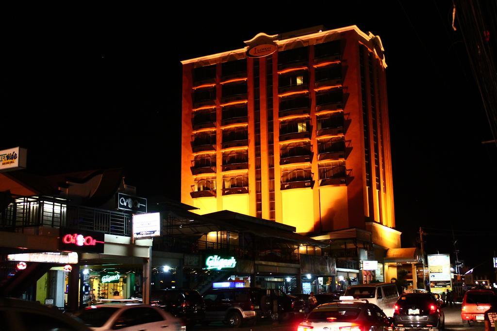 Iloilo Business Hotel Екстер'єр фото