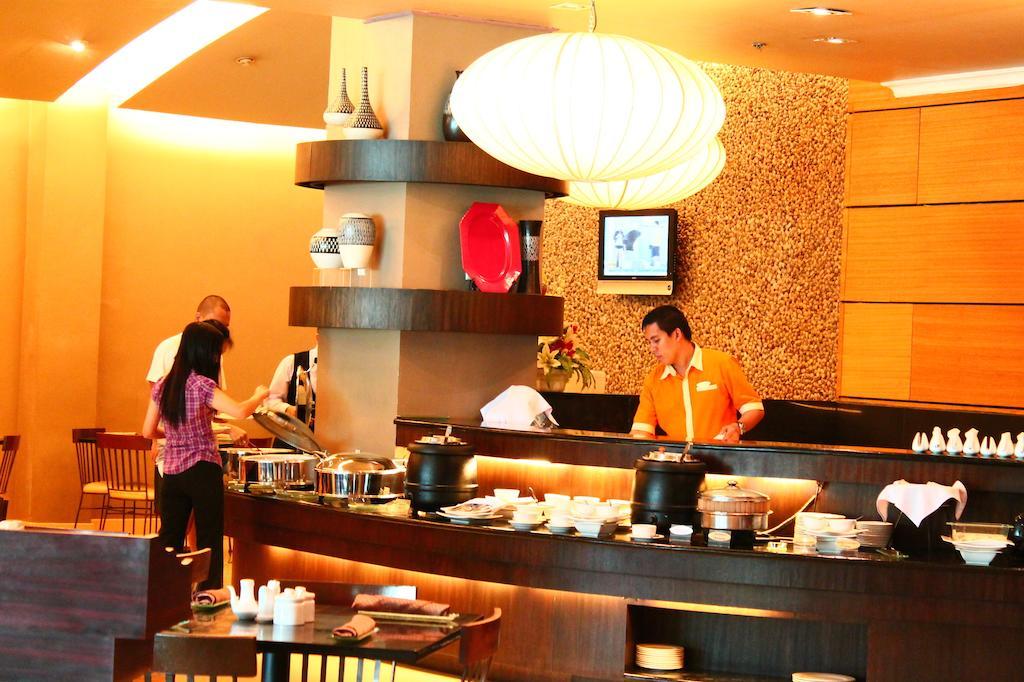 Iloilo Business Hotel Екстер'єр фото