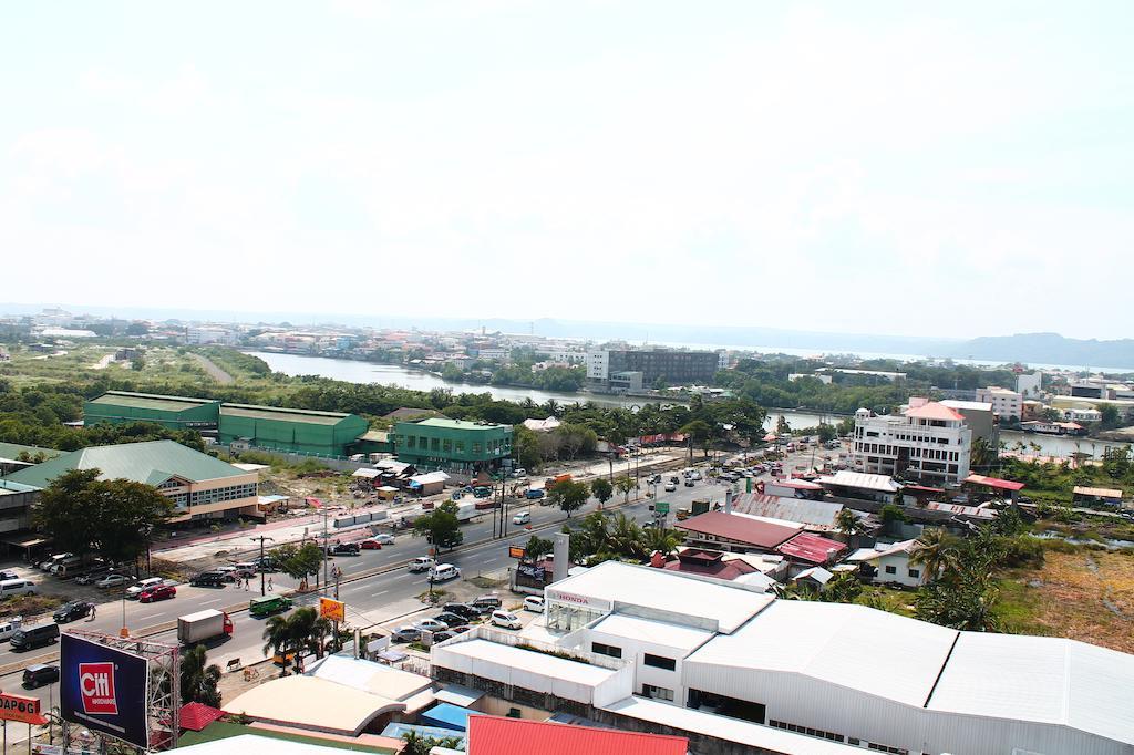 Iloilo Business Hotel Екстер'єр фото