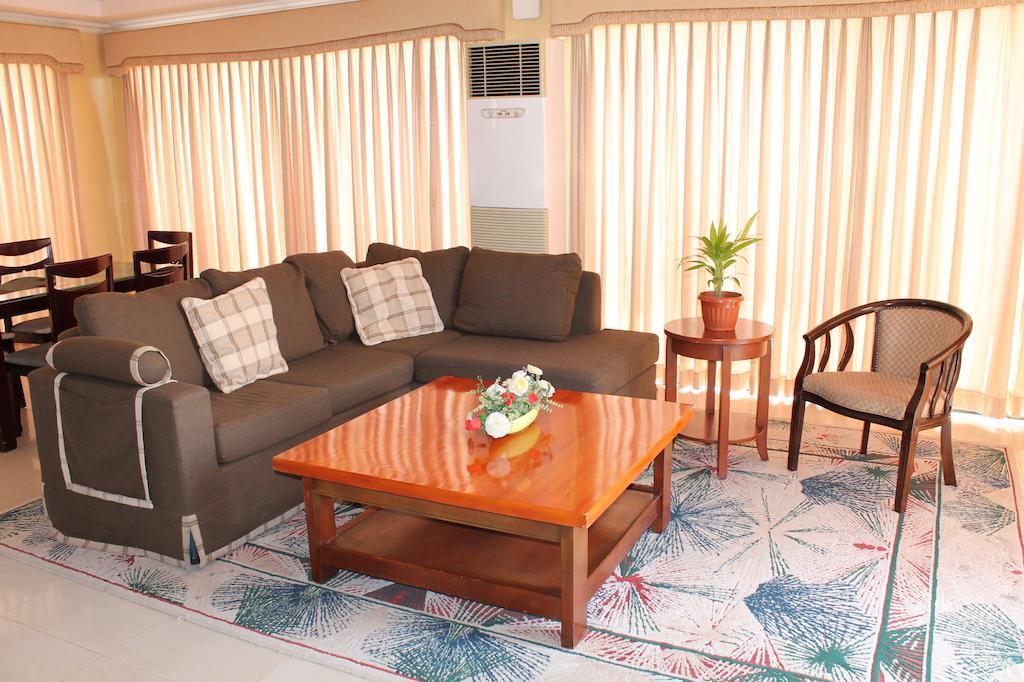 Iloilo Business Hotel Екстер'єр фото