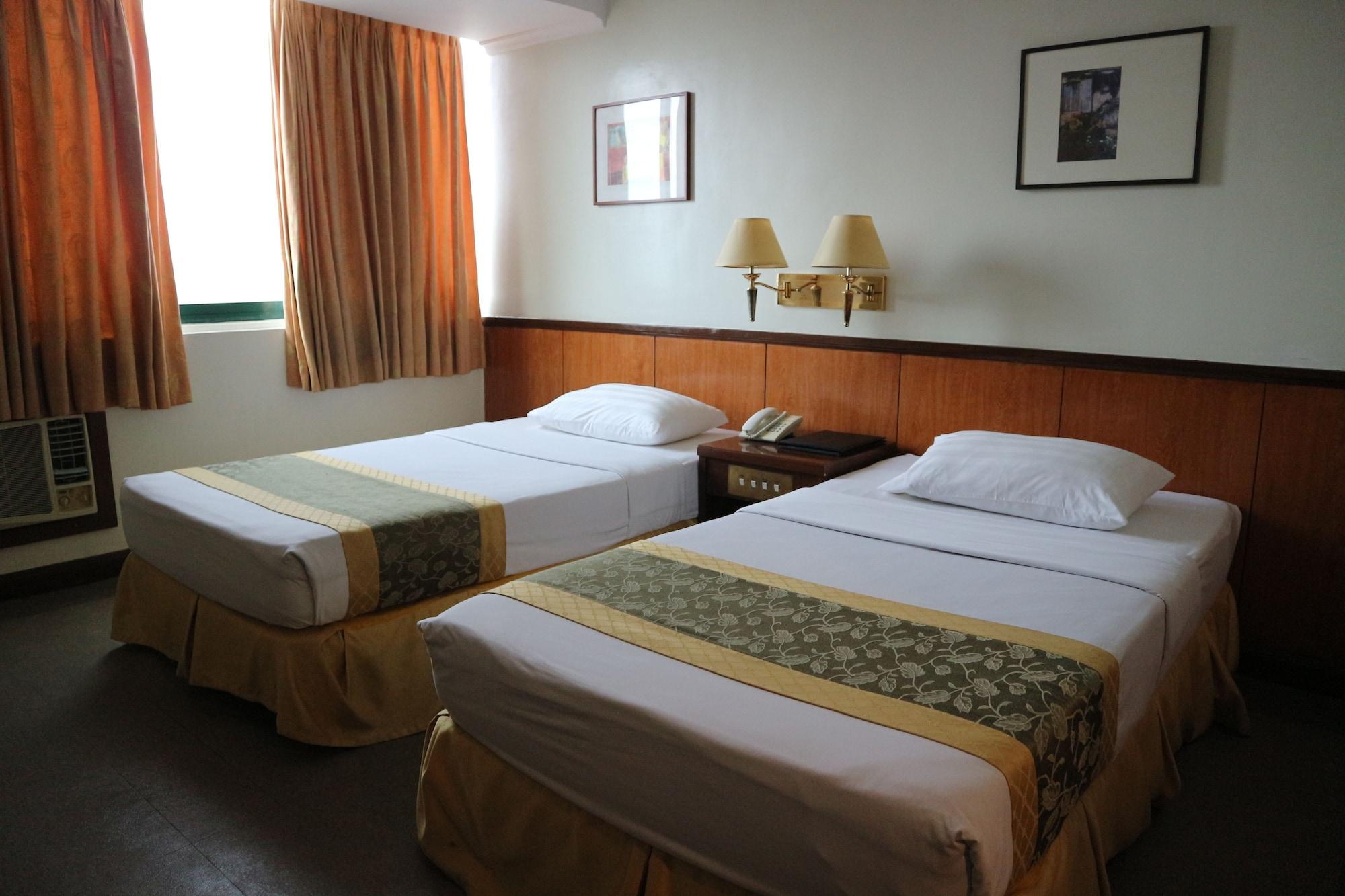 Iloilo Business Hotel Екстер'єр фото