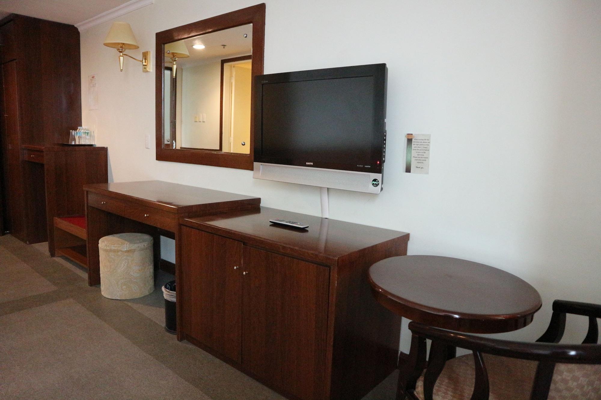 Iloilo Business Hotel Екстер'єр фото