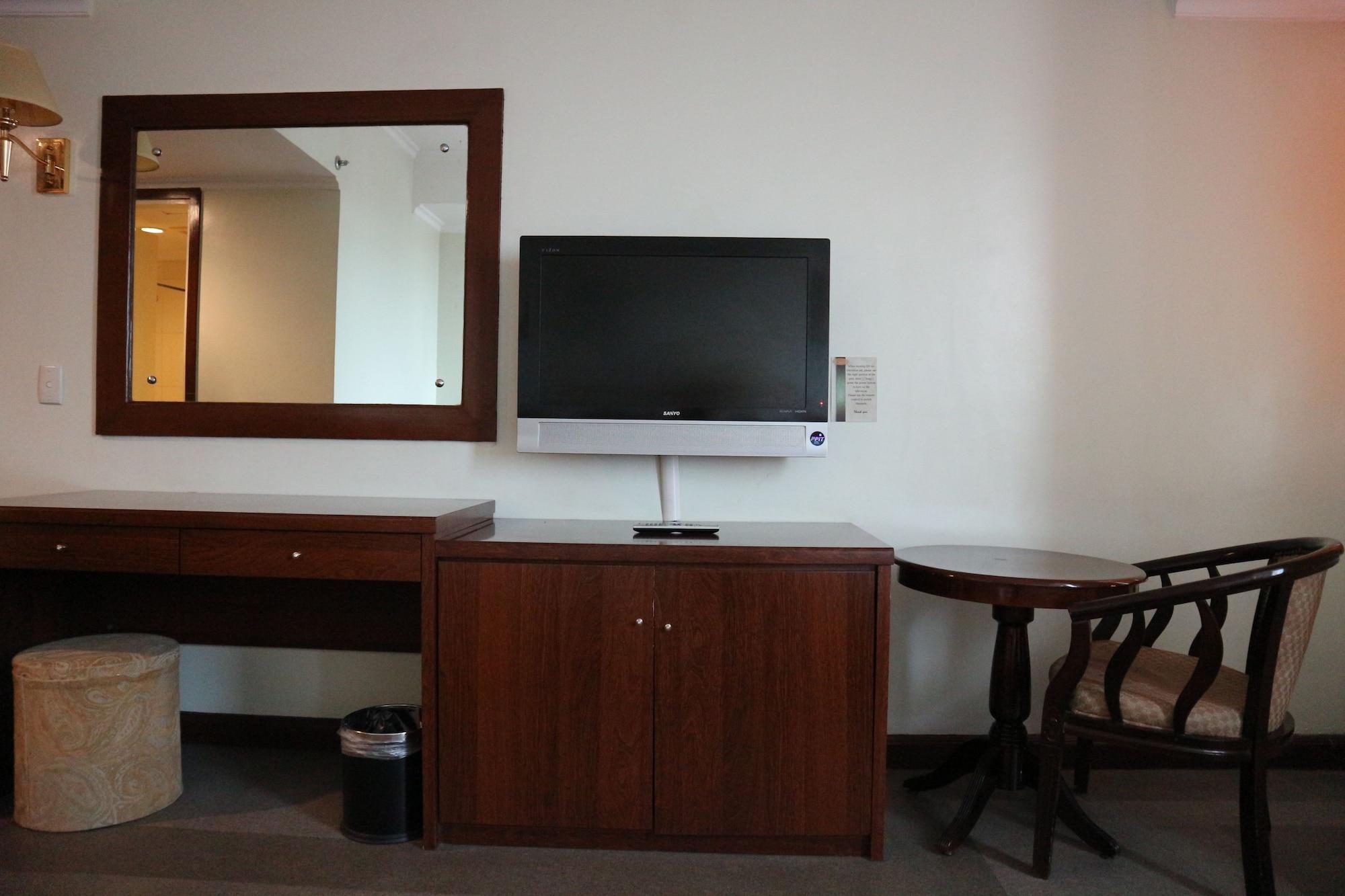 Iloilo Business Hotel Екстер'єр фото