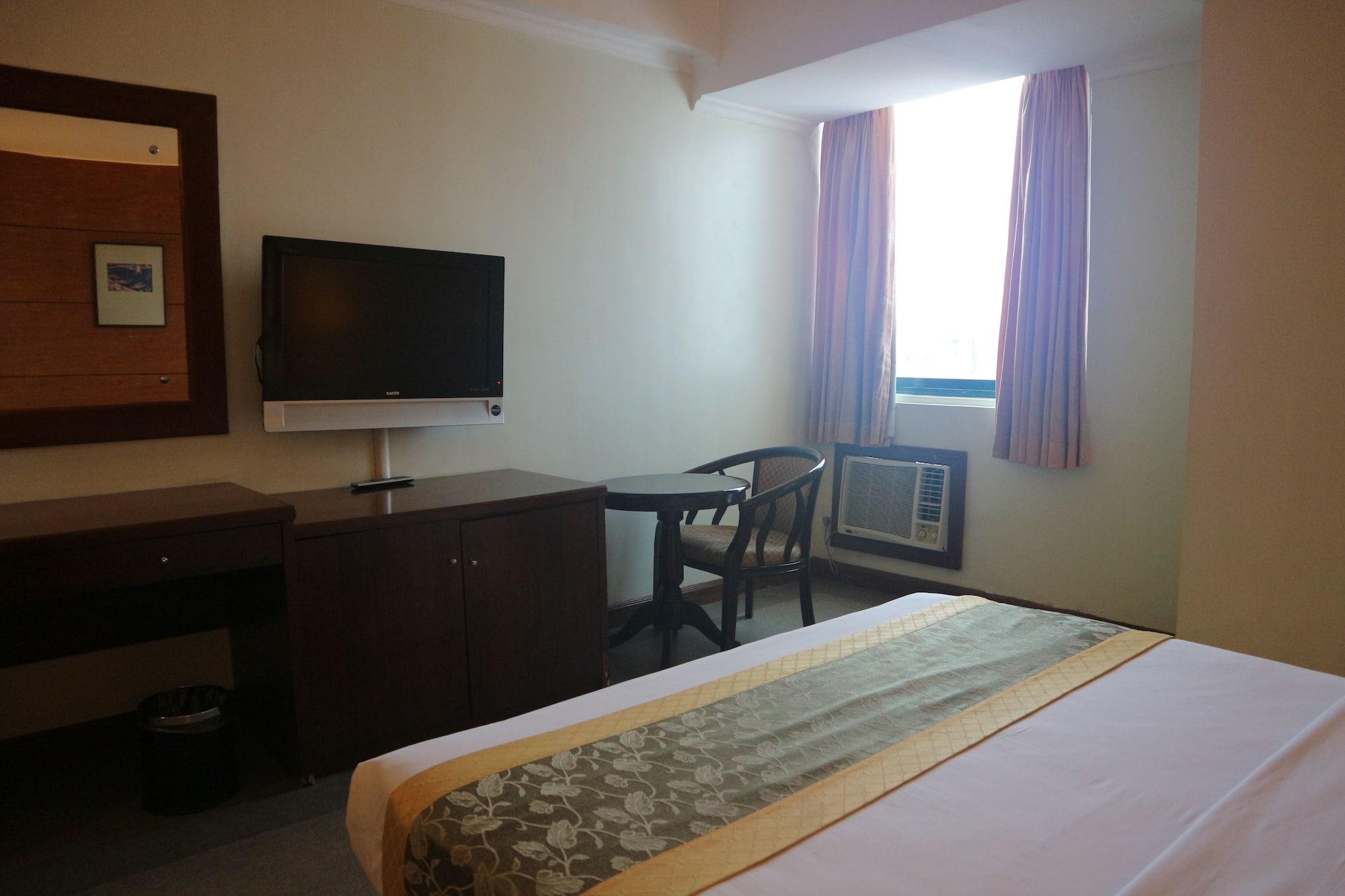 Iloilo Business Hotel Екстер'єр фото