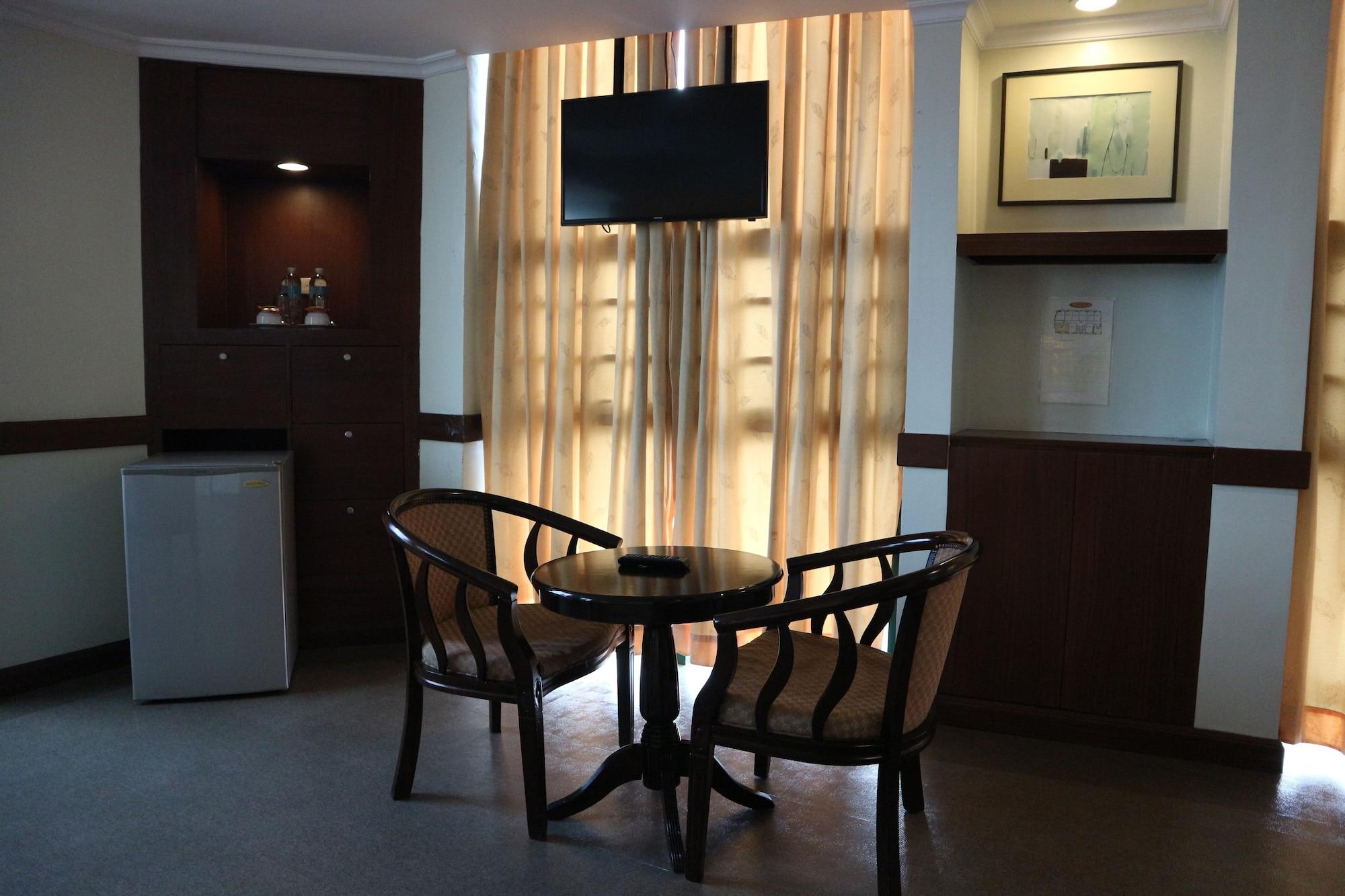 Iloilo Business Hotel Екстер'єр фото