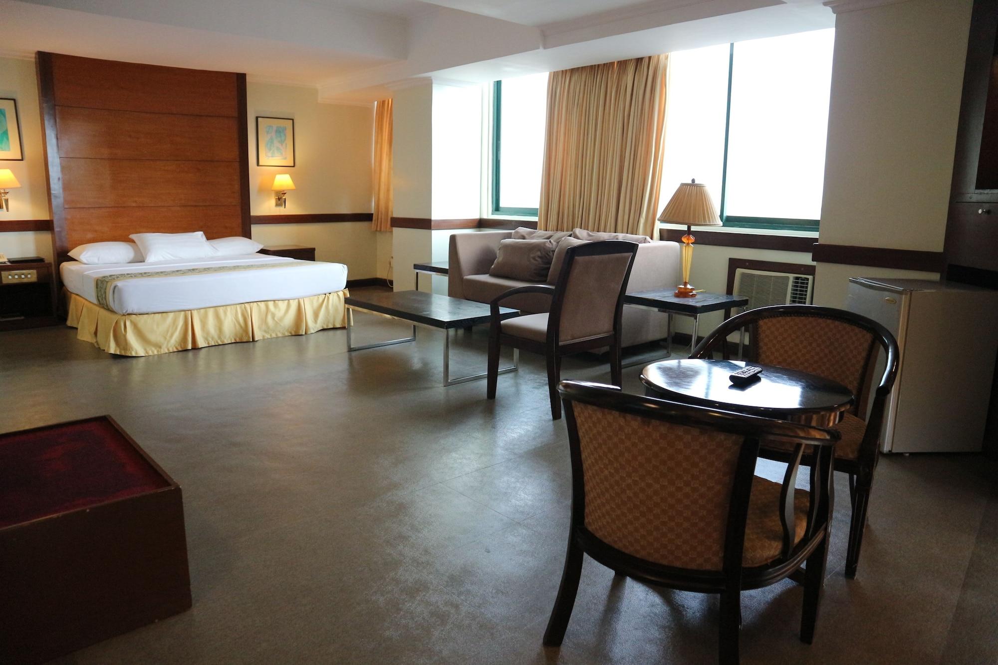 Iloilo Business Hotel Екстер'єр фото