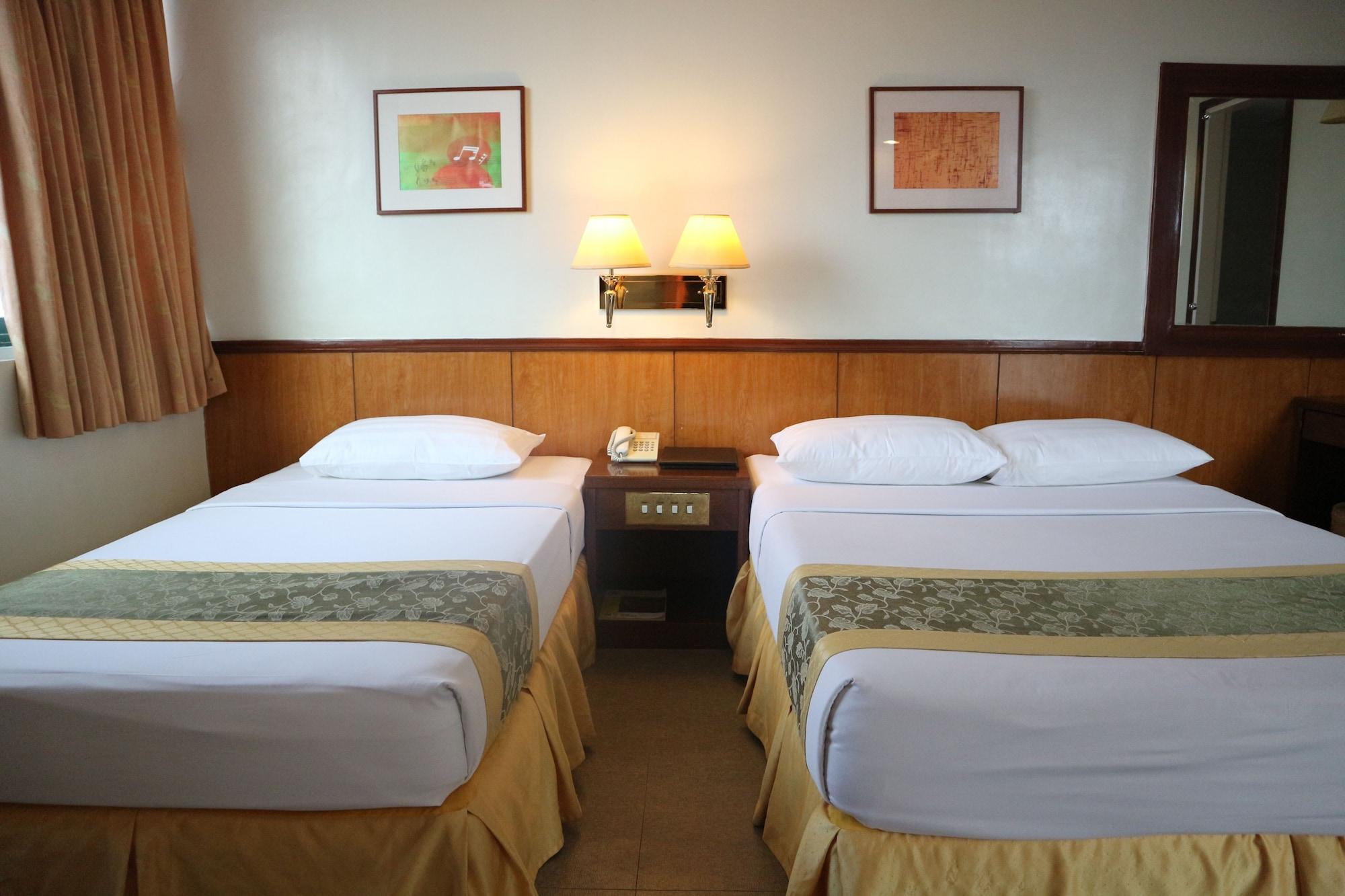Iloilo Business Hotel Екстер'єр фото