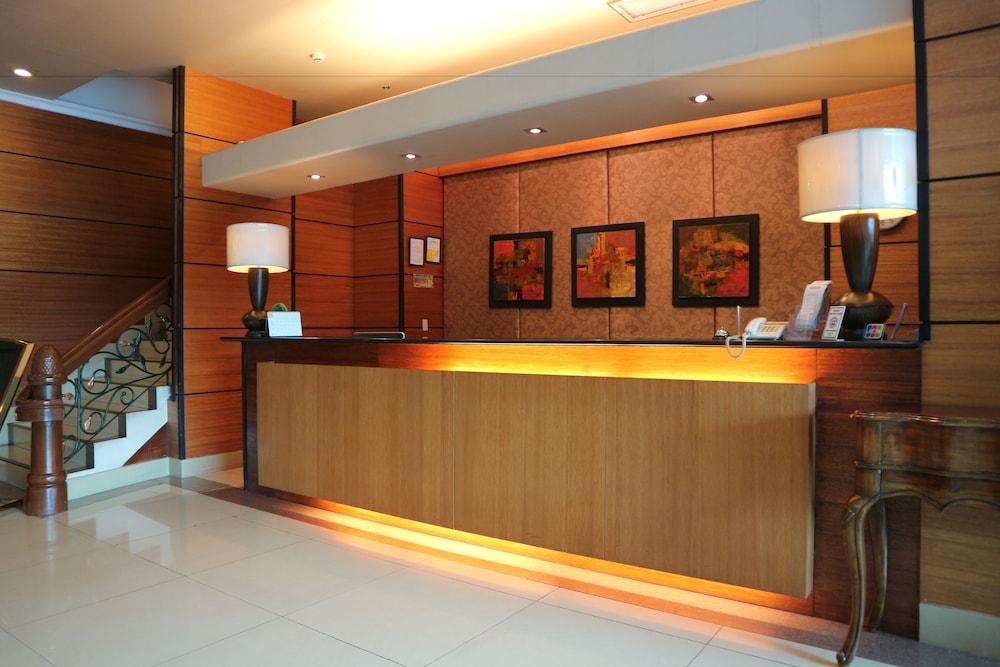 Iloilo Business Hotel Екстер'єр фото
