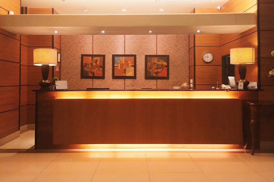 Iloilo Business Hotel Екстер'єр фото