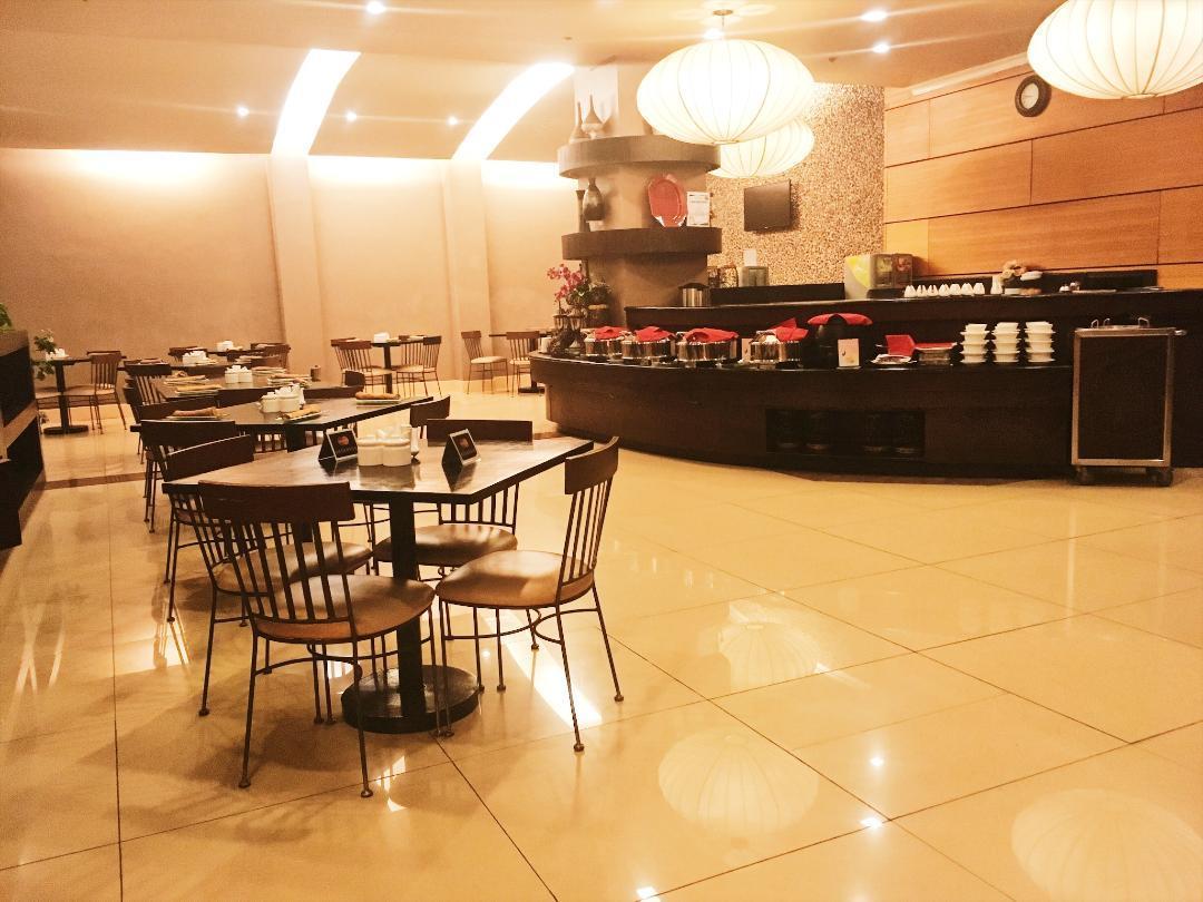 Iloilo Business Hotel Екстер'єр фото