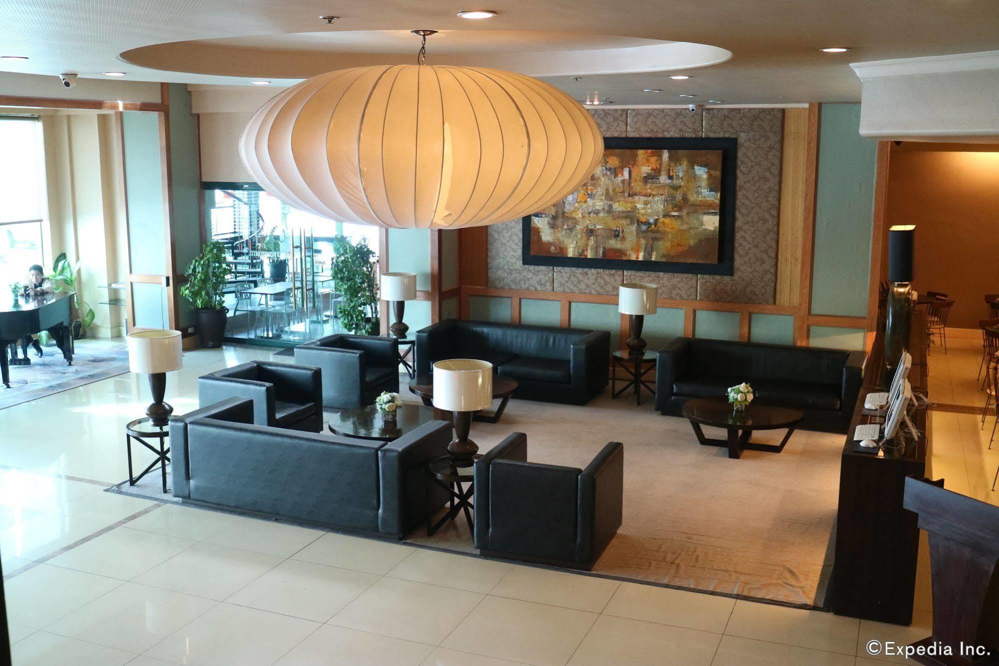 Iloilo Business Hotel Екстер'єр фото