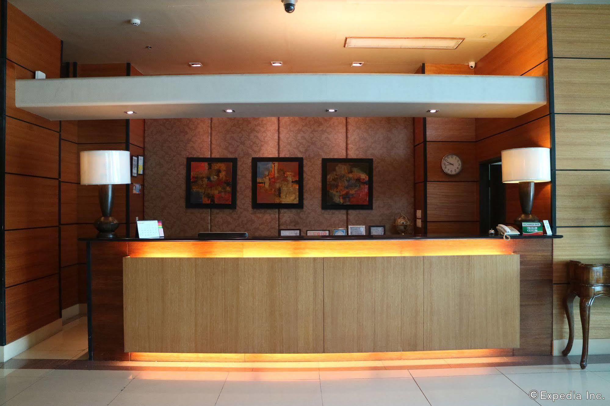 Iloilo Business Hotel Екстер'єр фото