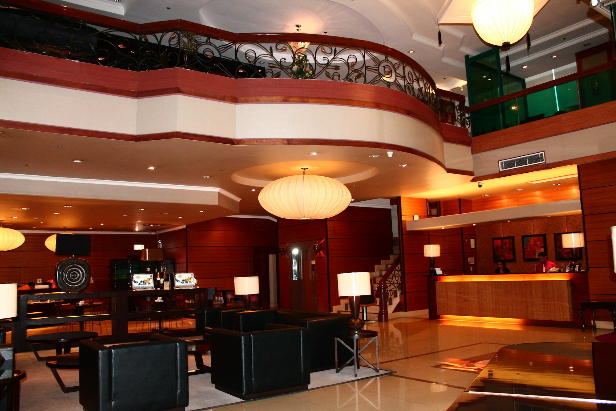 Iloilo Business Hotel Екстер'єр фото